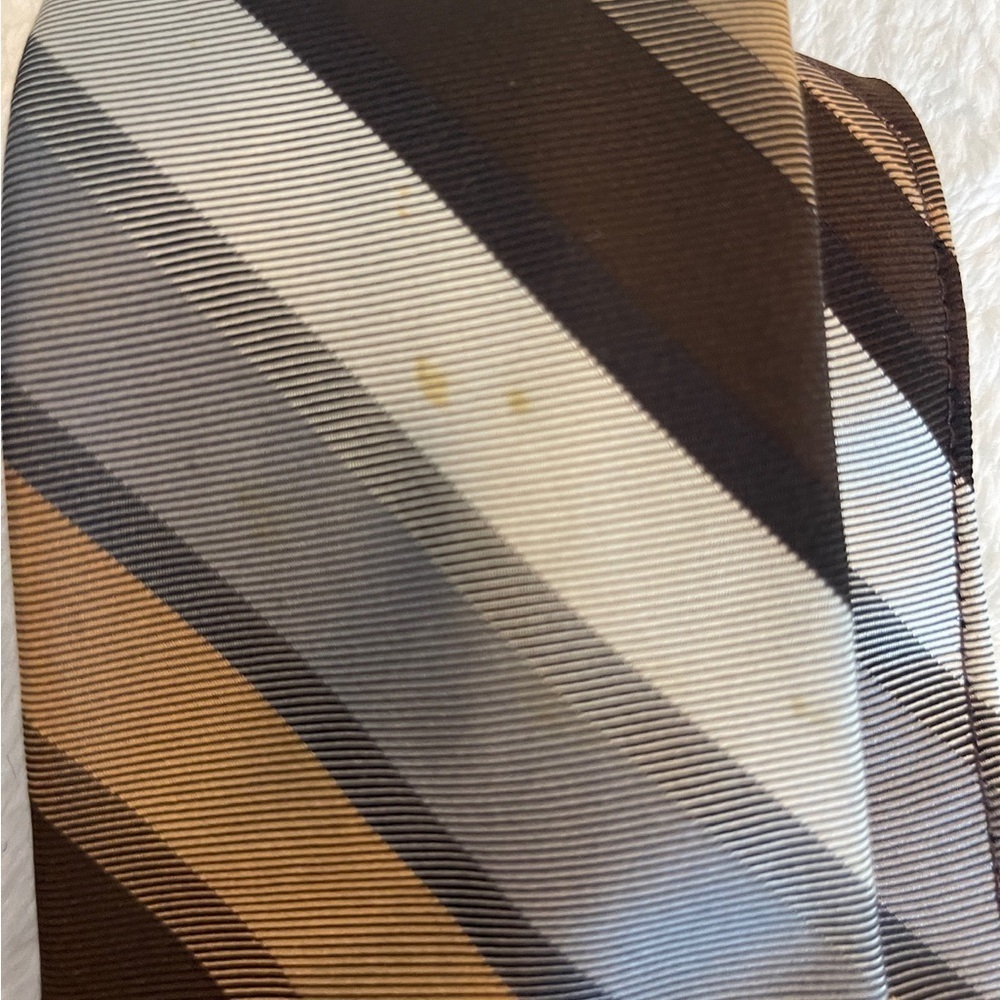 Elegant Brown and Gray Striped Tie - Picture 5 of 5